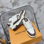 LV Trainer Sneaker (حذاء “لوي ترينر سنيكرز) - Image 4