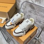 LV Trainer Sneaker (حذاء “لوي ترينر سنيكرز)