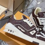 LV Trainer Sneaker (حذاء “لوي ترينر سنيكرز) - Image 3