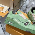 LV Trainer Sneaker (حذاء “لوي ترينر سنيكرز) - Image 3