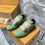 LV Trainer Sneaker (حذاء “لوي ترينر سنيكرز)