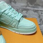 LV Trainer Sneaker (حذاء “لوي ترينر سنيكرز) - Image 3