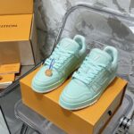 LV Trainer Sneaker (حذاء “لوي ترينر سنيكرز)