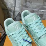 LV Trainer Sneaker (حذاء “لوي ترينر سنيكرز) - Image 5
