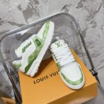 LV Trainer Sneaker (حذاء “لوي ترينر سنيكرز) - Image 3