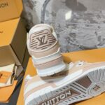 LV Trainer Sneaker (حذاء “لوي ترينر سنيكرز) - Image 3