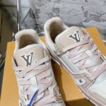 LV Trainer Sneaker (حذاء “لوي ترينر سنيكرز) - Image 6