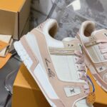 LV Trainer Sneaker (حذاء “لوي ترينر سنيكرز) - Image 8