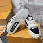LV Trainer Sneaker (حذاء “لوي ترينر سنيكرز) - Image 2