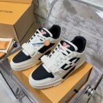 LV Trainer Sneaker (حذاء “لوي ترينر سنيكرز)