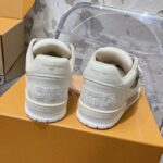 LV Trainer Sneaker (حذاء “لوي ترينر سنيكرز) - Image 3