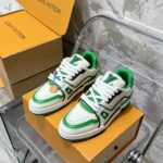 LV Trainer Sneaker (حذاء “لوي ترينر سنيكرز)