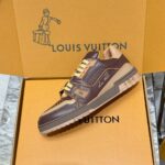 LV Trainer Sneaker (حذاء “لوي ترينر سنيكرز) - Image 4