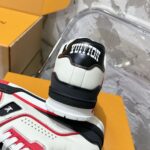 LV Trainer Sneaker (حذاء “لوي ترينر سنيكرز) - Image 6
