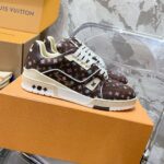 LV Trainer Sneaker (حذاء “لوي ترينر سنيكرز) - Image 7