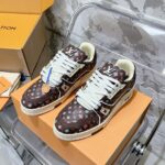 LV Trainer Sneaker (حذاء “لوي ترينر سنيكرز)