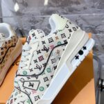 LV Trainer Sneaker (حذاء “لوي ترينر سنيكرز) - Image 5