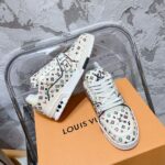 LV Trainer Sneaker (حذاء “لوي ترينر سنيكرز) - Image 6