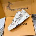 LV Trainer Sneaker (حذاء “لوي ترينر سنيكرز) - Image 7
