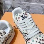 LV Trainer Sneaker (حذاء “لوي ترينر سنيكرز) - Image 9