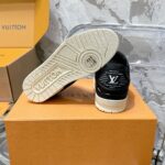 LV Trainer Sneaker (حذاء “لوي ترينر سنيكرز) - Image 6
