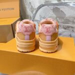 LV Trainer Sneaker (حذاء “لوي ترينر سنيكرز) - Image 6