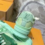LV Trainer Sneaker (حذاء “لوي ترينر سنيكرز) - Image 3