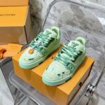 LV Trainer Sneaker (حذاء “لوي ترينر سنيكرز)