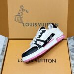 LV Trainer Sneaker (حذاء “لوي ترينر سنيكرز) - Image 4