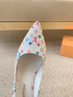 LV Cherie Pumps (حذاء “لوي شيري بامب) - Image 7