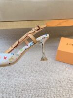 LV Cherie Pumps (حذاء “لوي شيري بامب) - Image 3