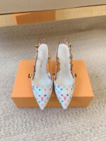 LV Cherie Pumps (حذاء “لوي شيري بامب) - Image 4