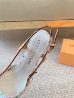 LV Cherie Pumps (حذاء “لوي شيري بامب) - Image 7