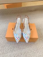 LV Cherie Pumps (حذاء “لوي شيري بامب) - Image 4