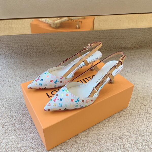 LV Cherie Pumps (حذاء “لوي شيري بامب)
