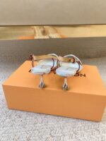 LV Cherie Pumps (حذاء “لوي شيري بامب) - Image 2