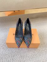 LV Cherie Pumps (حذاء “لوي شيري بامب) - Image 5
