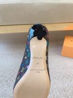 LV Cherie Pumps (حذاء “لوي شيري بامب) - Image 2