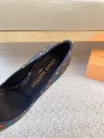 LV Cherie Pumps (حذاء “لوي شيري بامب) - Image 7