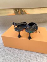LV Cherie Pumps (حذاء “لوي شيري بامب) - Image 2
