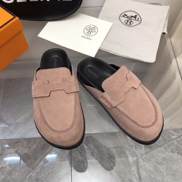 Suede Mules  مول  سويدي