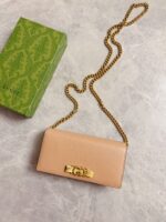 Interlocking  Bow Chain Wallet(محفظة بسلسلة بقوس متداخل)