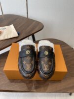 LV Wool Slip Mule (حذاء "لوي صوفي ميوول)