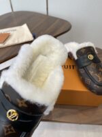 LV Wool Slip Mule (حذاء "لوي صوفي ميوول) - Image 6