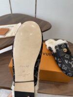 LV Wool Slip Mule (حذاء "لوي صوفي ميوول) - Image 2