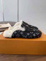 LV Wool Slip Mule (حذاء "لوي صوفي ميوول) - Image 3
