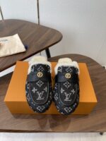 LV Wool Slip Mule (حذاء "لوي صوفي ميوول)