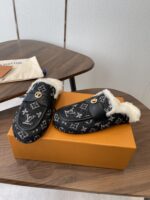LV Wool Slip Mule (حذاء "لوي صوفي ميوول) - Image 9