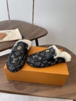LV Wool Slip Mule (حذاء "لوي صوفي ميوول) - Image 9