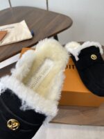 LV Wool Slip Mule (حذاء "لوي صوفي ميوول) - Image 4